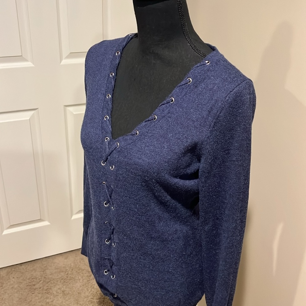 AmelieBoutik Women V Neck Eyelet Trim Crisscross Lace Up Long Sleeve Sweater M